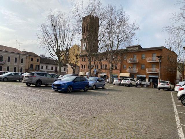 Locale Commerciale in vendita a Suzzara, Lombardia