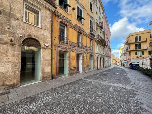 Locale Commerciale in vendita a Cappuccini, Cala Di Volpe