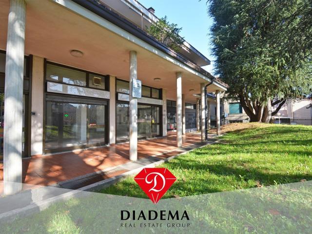 Locale Commerciale in vendita a Valdarno, Albizzate