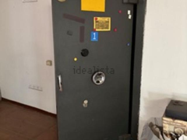 Locale Commerciale in vendita a Unione dei Comuni Circondario dell'Empolese Valdelsa, Empoli