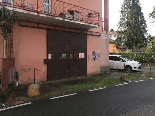 Locale Commerciale in vendita a Como, Lombardia