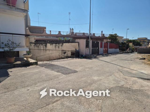 Locale Commerciale in vendita a Mariotto, Puglia