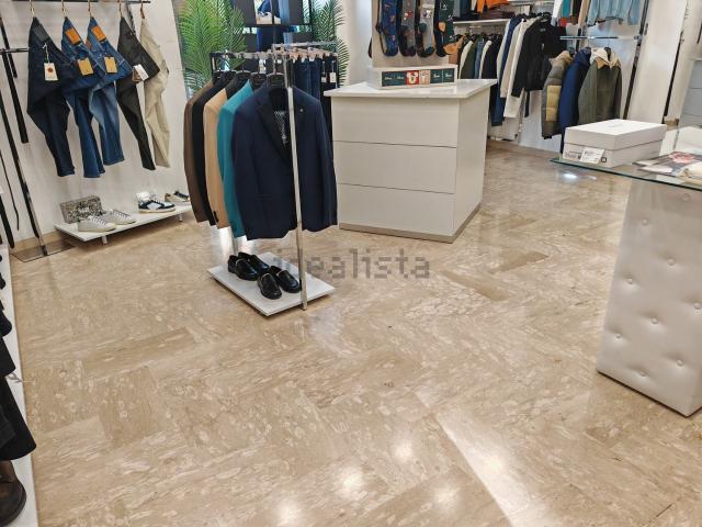 Locale Commerciale in vendita a Borgo Casamale, Somma Vesuviana