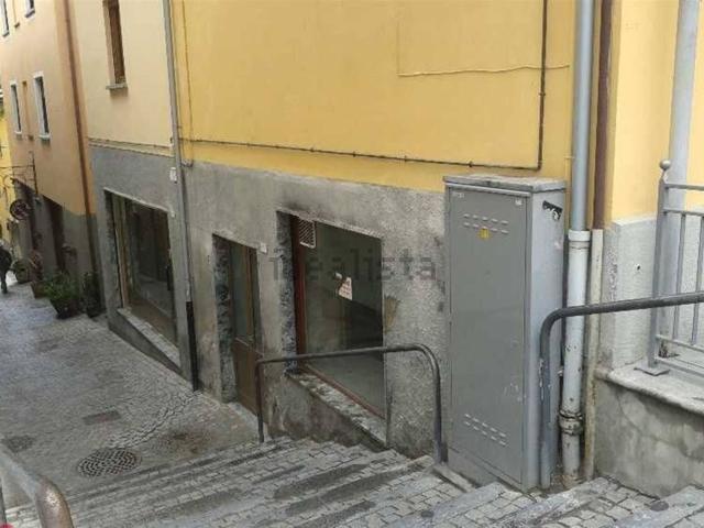 Locale Commerciale in vendita a Saint Vincent, Aosta