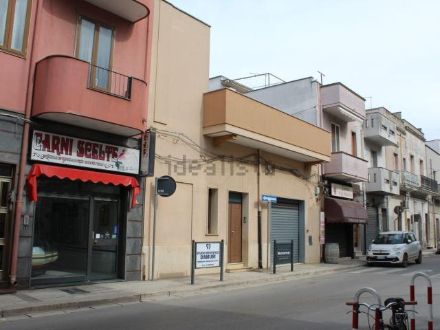 Locale Commerciale in vendita a Puglia, Brindisi