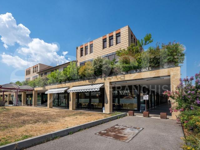Locale Commerciale in vendita a Monselice, Veneto