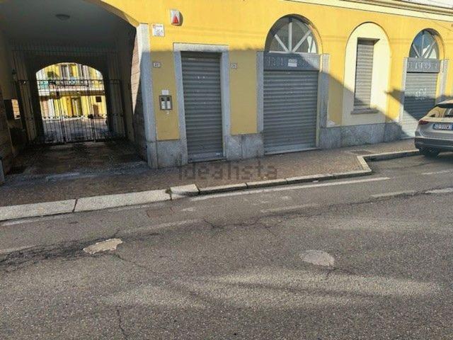 Locale Commerciale in vendita a Dugana, Desio
