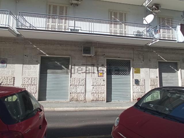 Locale Commerciale in vendita a Villaggio Belgiovine, Puglia
