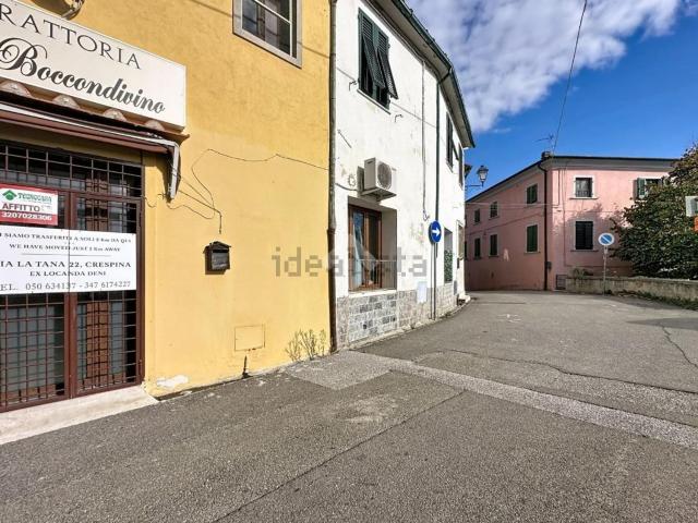 Locale Commerciale in vendita a Crespina Lorenzana, Crespina