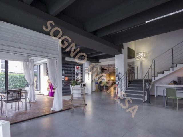 Locale Commerciale in vendita a Unione di Comuni della Romagna Forlivese, Quattro