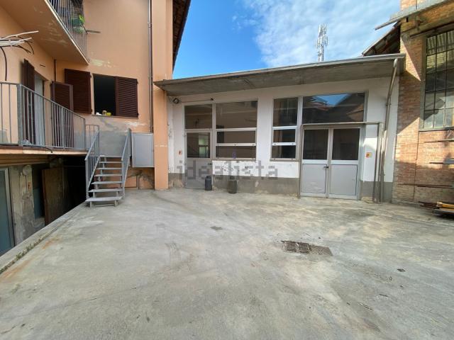 Locale Commerciale in vendita a Piemonte, Cuneo