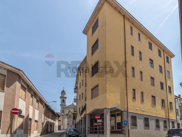 Locale Commerciale in vendita a Tromello, Lombardia