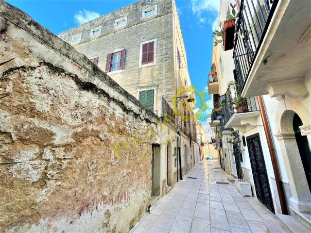 Locale Commerciale in vendita a Puglia, Bari