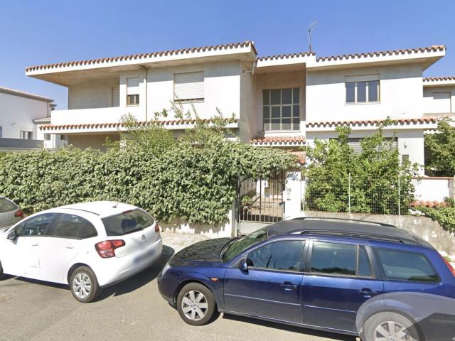 Locale Commerciale in vendita a Nuoro, Sardigna/Sardegna