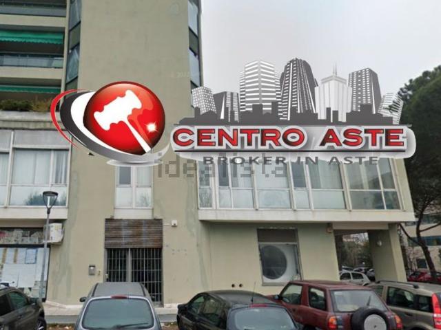 Locale Commerciale in vendita a Marche, Pesaro E Urbino