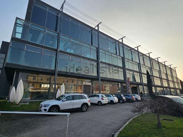 Locale Commerciale in vendita a Piemonte, Torino