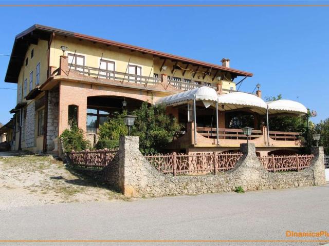 Locale Commerciale in vendita a San Pietro di Feletto, Borgo Lozzo
