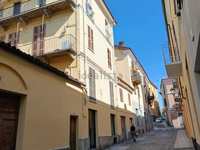 Locale Commerciale in vendita a Rione San Secondo, Piemonte