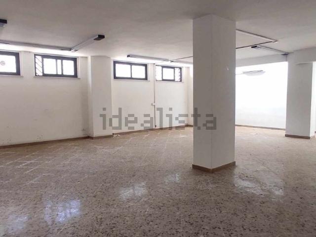 Locale Commerciale in vendita a Loseto, Puglia