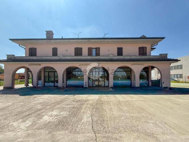 Locale Commerciale in vendita a Villa Pasquali, Sabbioneta