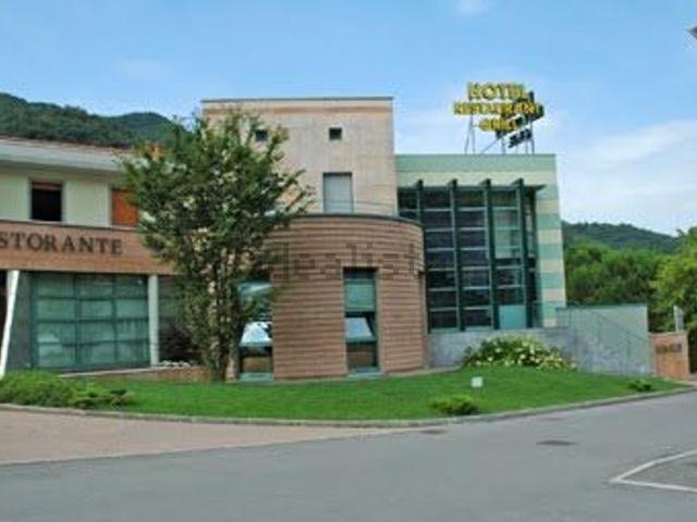 Locale Commerciale in vendita a Pontinia, Lazio
