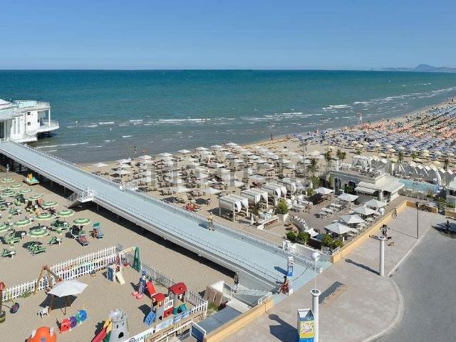 Locale Commerciale in vendita a Rione Porto, Marche
