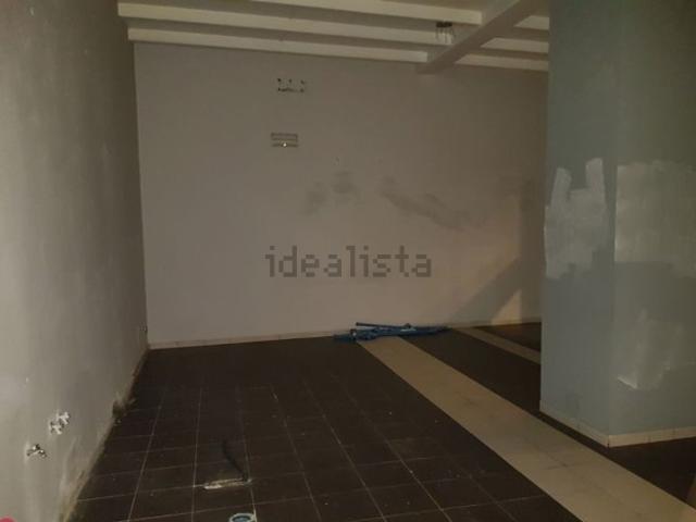 Locale Commerciale in vendita a Rova, Gazzaniga