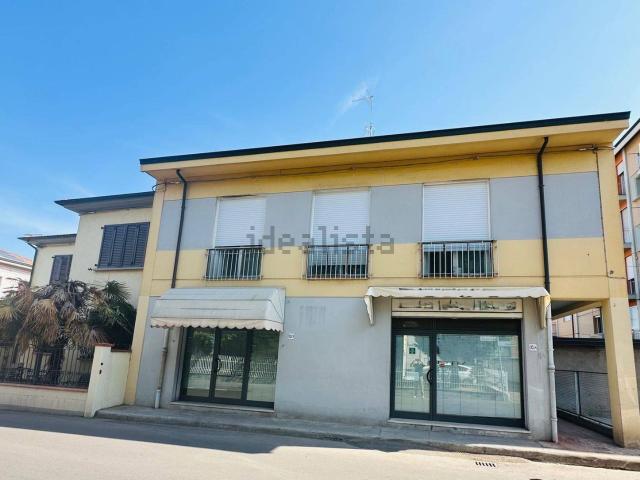 Locale Commerciale in vendita a Unione della Romagna Faentina, Faenza