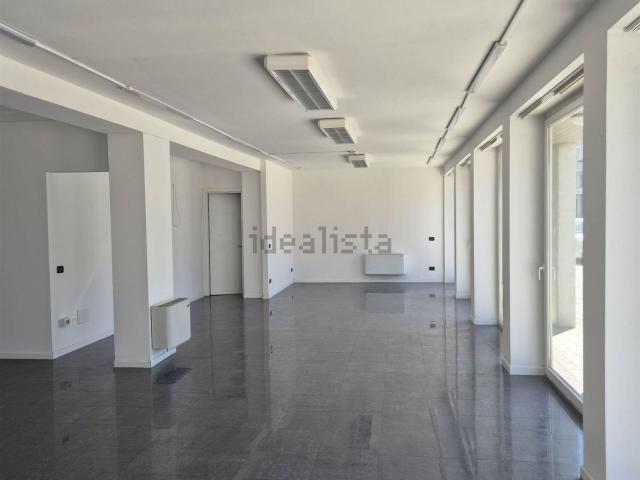 Locale Commerciale in vendita a Padova