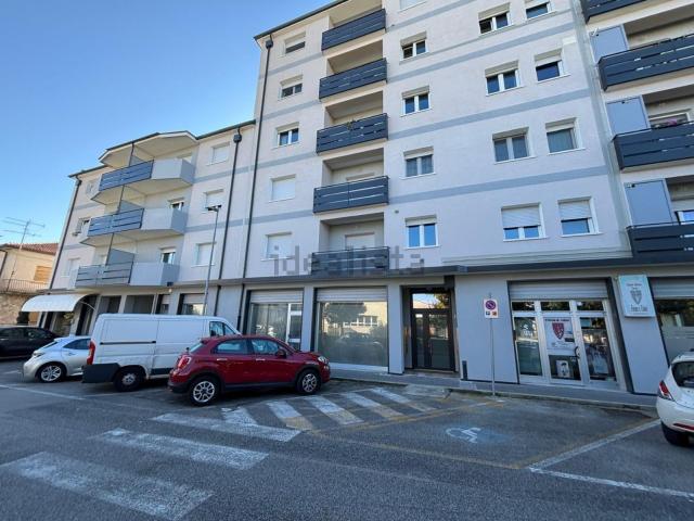 Locale Commerciale in vendita a Villanova / Vilignove, San Giorgio di Nogaro / San Zorç di Noiâr