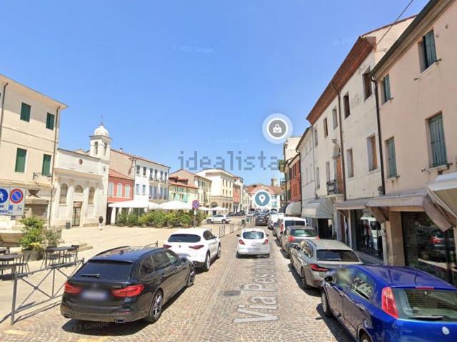 Locale Commerciale in vendita a Este, Veneto