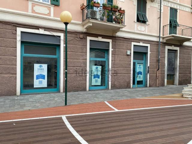 Locale Commerciale in vendita a Oltreletimbro, Albisola Capo