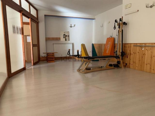 Locale Commerciale in vendita a Vicina, Desenzano Del Garda