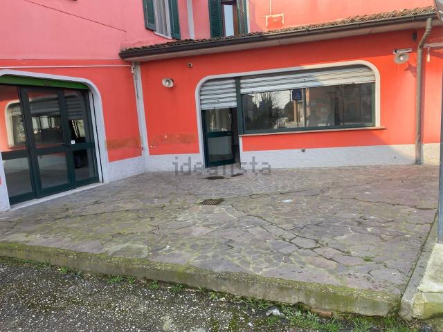 Locale Commerciale in vendita a San Daniele Po, Lombardia