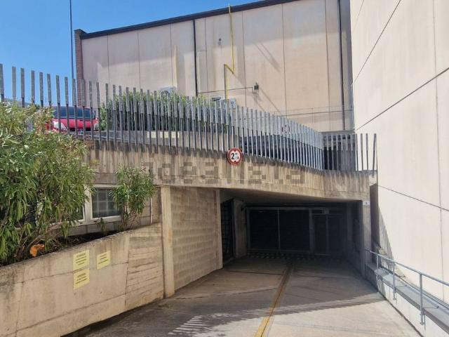 Locale Commerciale in vendita a Cattolica, Reggio Emilia