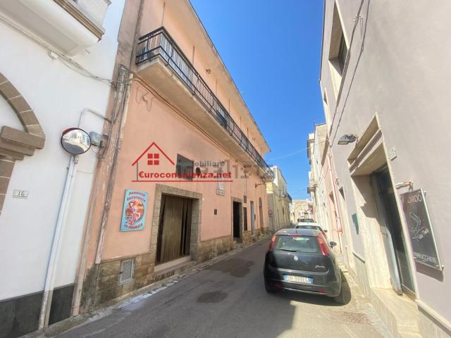 Locale Commerciale in vendita a Melissano, Lecce