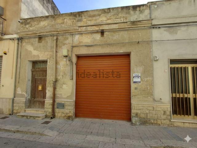 Locale Commerciale in vendita a Trapani, Sicilia