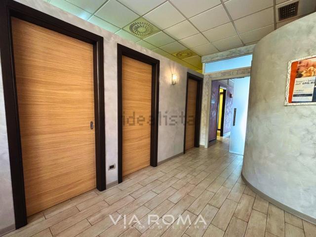 Locale Commerciale in vendita a Chirignago-Zelarino, Venezia