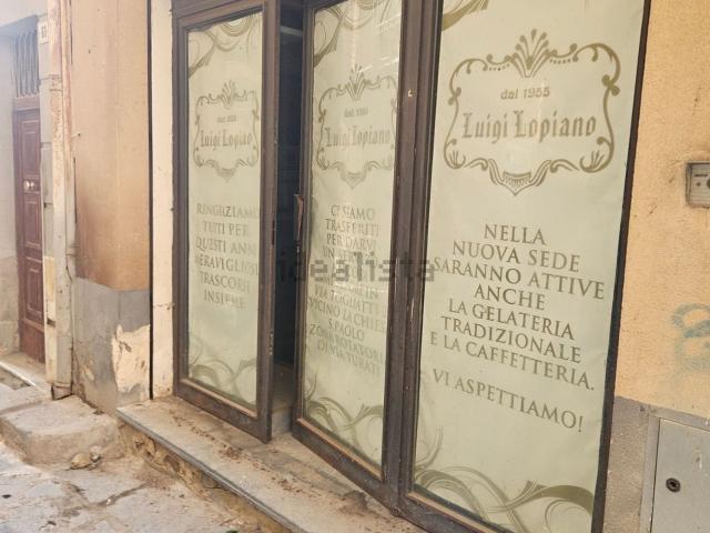 Locale Commerciale in vendita a Quartiere Provvidenza, Caltanissetta