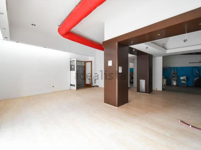 Locale Commerciale in vendita a Puglia, Lecce