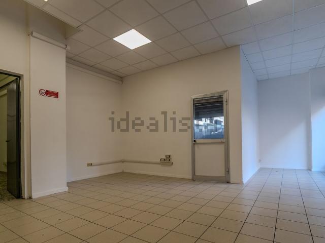 Locale Commerciale in vendita a Quartiere 5, Firenze