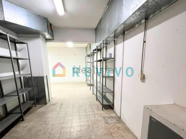 Locale Commerciale in vendita a Firenze Nova, Firenze