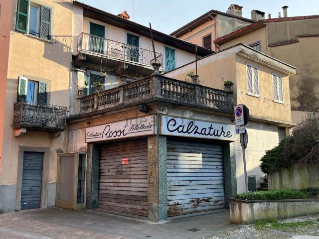 Locale Commerciale in vendita a Ponte San Pietro, Lombardia