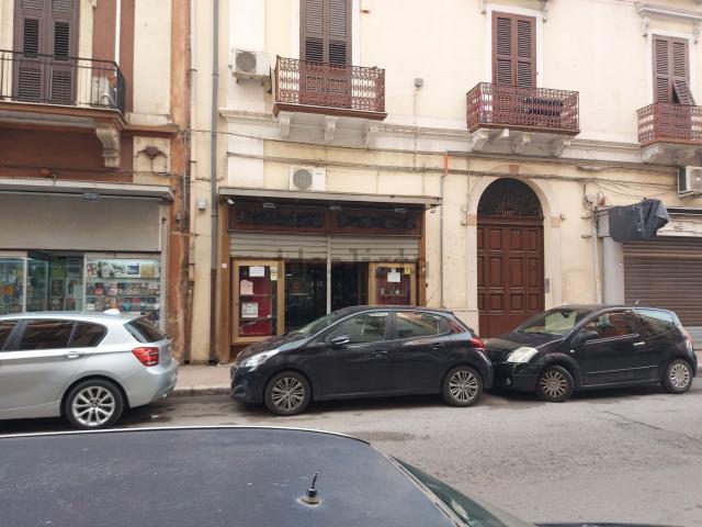 Locale Commerciale in vendita a Puglia, Taranto