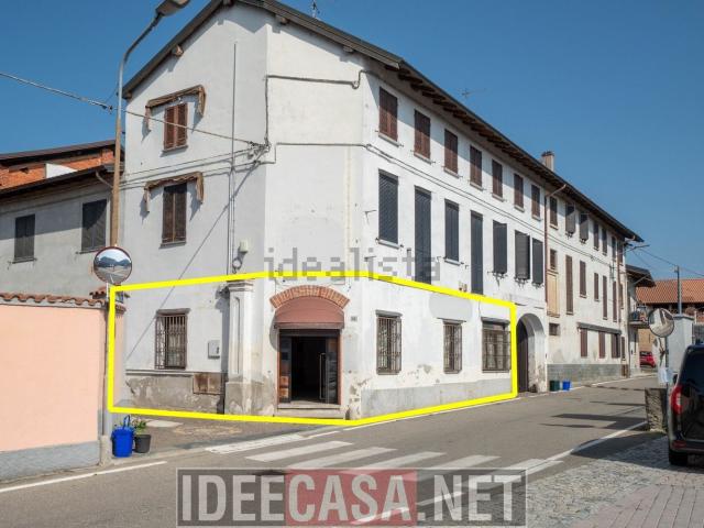 Locale Commerciale in vendita a Cressa, Novara