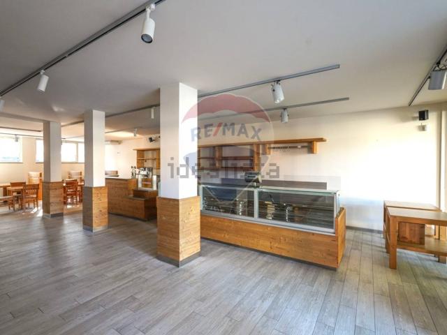 Locale Commerciale in vendita a Valbrembo, Lombardia