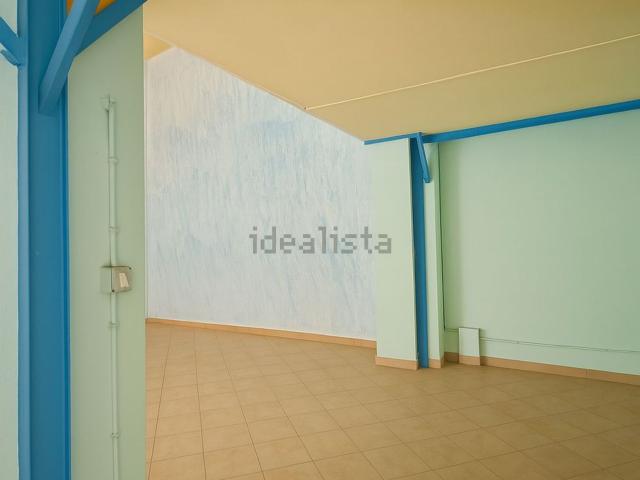 Locale Commerciale in vendita a Caramagnetta, Imperia