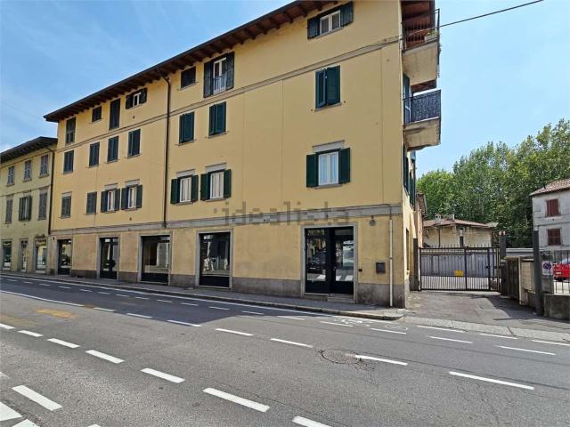 Locale Commerciale in vendita a Bergamo, Lombardia