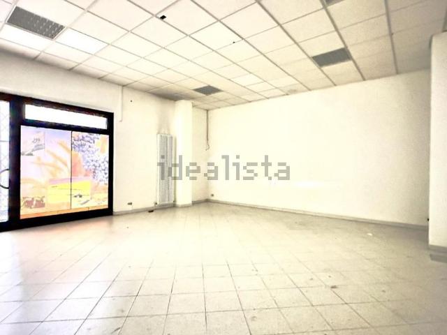 Locale Commerciale in vendita a Piemonte, Alessandria