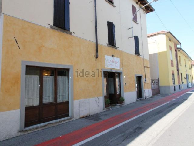 Locale Commerciale in vendita a Torchio di Sotto, Bonate Sopra